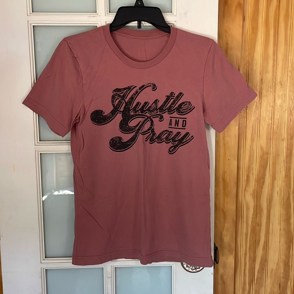 Hustle and Pray tee